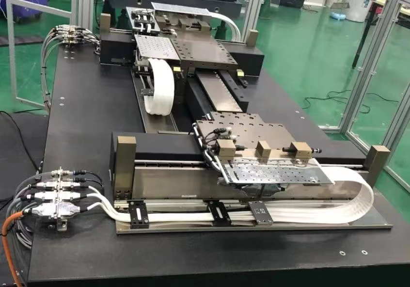 無塵拖鏈在氣浮運動平臺上的應用展示